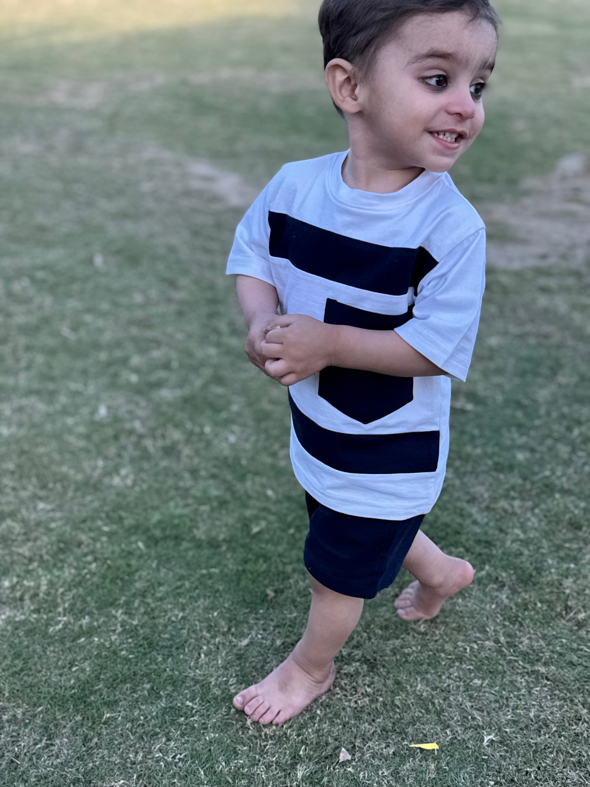 NAVY & WHITE KIDS POCKET SUMMER SET