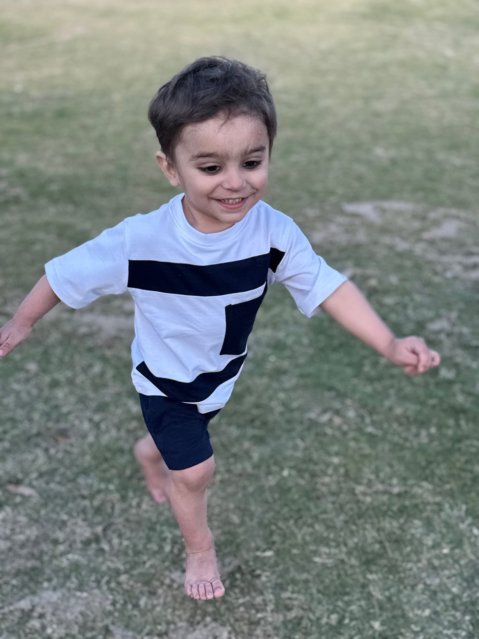 NAVY & WHITE KIDS POCKET SUMMER SET