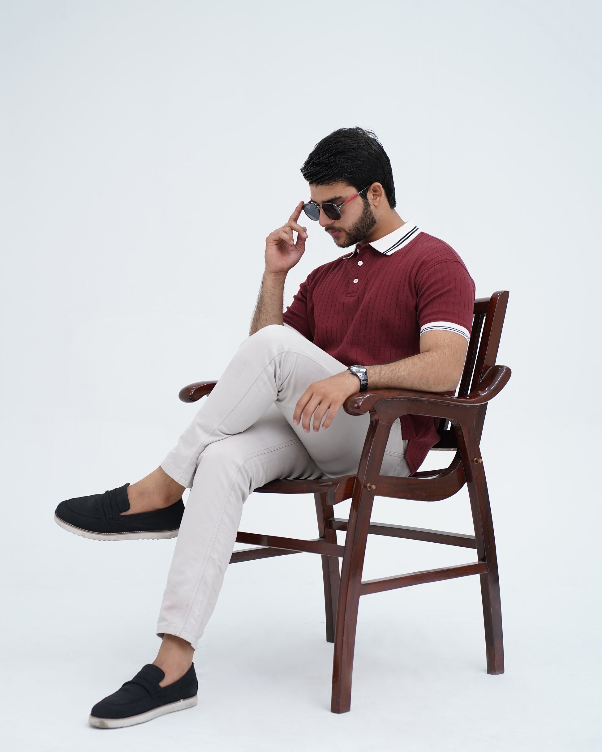 TEXTURED RIB KNIT WHITE STRIPED COLLAR POLO SHIRT