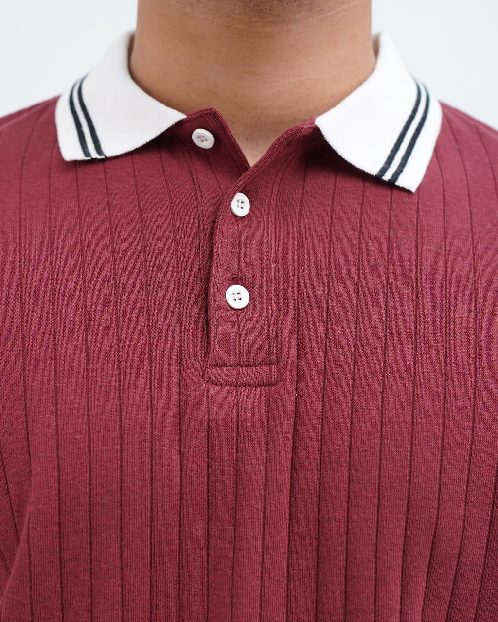 TEXTURED RIB KNIT WHITE STRIPED COLLAR POLO SHIRT